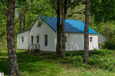 10025 E Baseline Rd, Mount Pleasant, MI 48858 photo 8