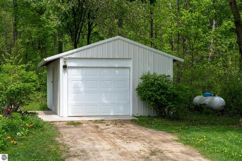 10025 E Baseline Rd, Mount Pleasant, MI 48858 photo 7