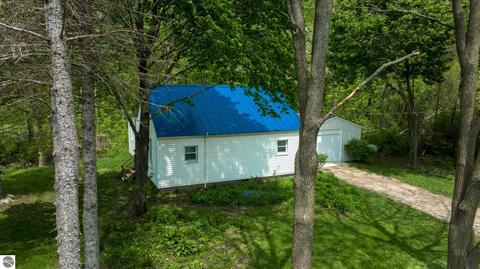 10025 E Baseline Rd, Mount Pleasant, MI 48858 photo 12