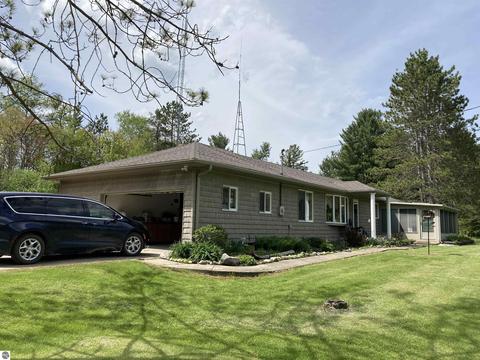 763 Sensabaugh Rd, Lupton, MI 48635 photo 8