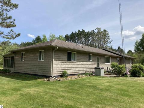 763 Sensabaugh Rd, Lupton, MI 48635 photo 9