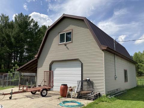 763 Sensabaugh Rd, Lupton, MI 48635 photo 4