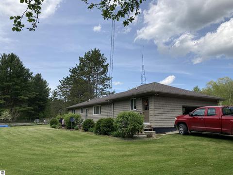 763 Sensabaugh Rd, Lupton, MI 48635 photo 13