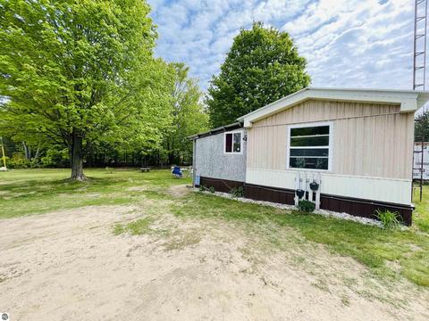 1630 E 32 Rd, Cadillac, MI 49601 photo 6