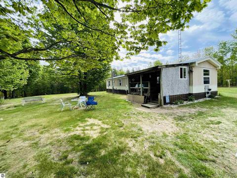 1630 E 32 Rd, Cadillac, MI 49601 photo 12