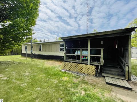 1630 E 32 Rd, Cadillac, MI 49601 photo 14