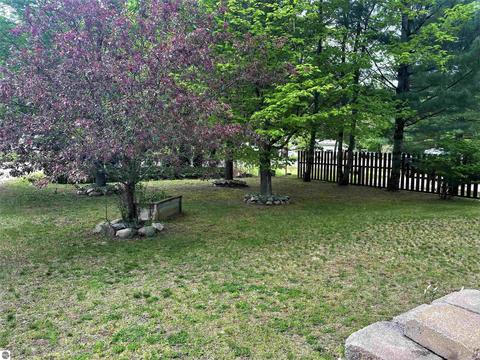 1088 Wiggins Lake Rd, Gladwin, MI 48624 photo 2