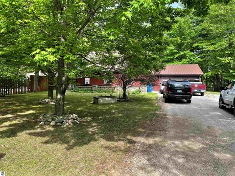 1088 Wiggins Lake Rd, Gladwin, MI 48624 photo 1