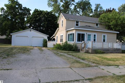 903 E Andre Ave, Mount Pleasant, MI 48858 photo 1