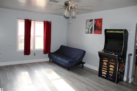 903 E Andre Ave, Mount Pleasant, MI 48858 photo 7