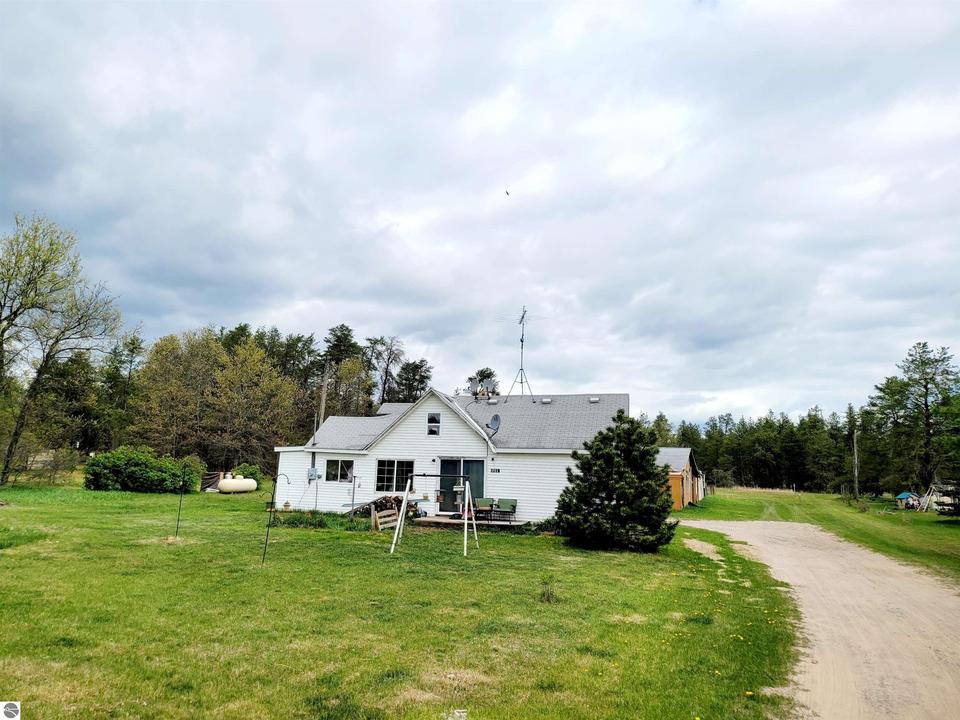 4530 W Five Mile Rd, Grayling, MI 49738 13 Photos MLS 1900282 Movoto