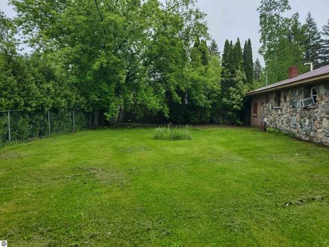 214 W Michigan Ave, Au Gres, MI 48703 photo 4
