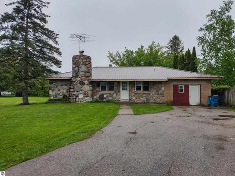 214 W Michigan Ave, Au Gres, MI 48703 photo 1