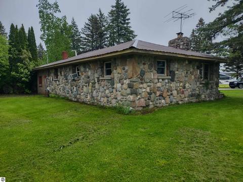 214 W Michigan Ave, Au Gres, MI 48703 photo 3