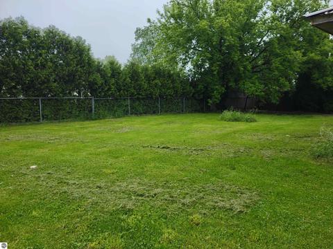 214 W Michigan Ave, Au Gres, MI 48703 photo 2