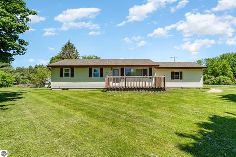 2995 E River Rd, Mount Pleasant, MI 48858 photo 1