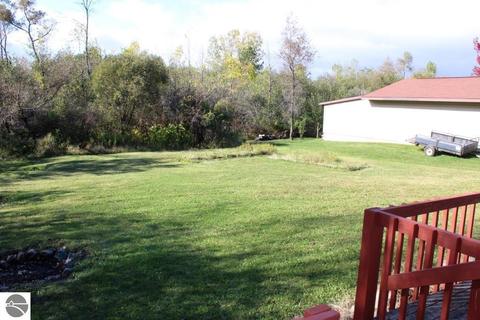 5403 Kings Way, Gladwin, MI 48624 photo 4