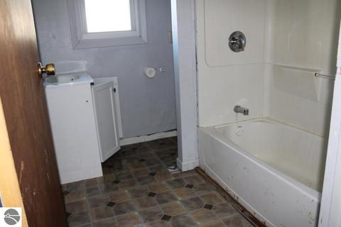 5403 Kings Way, Gladwin, MI 48624 photo 6