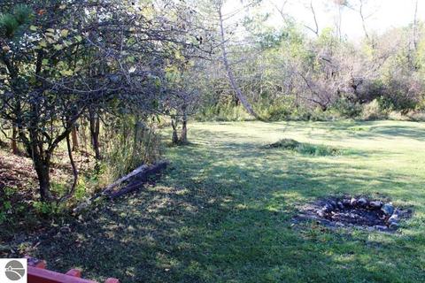 5403 Kings Way, Gladwin, MI 48624 photo 2