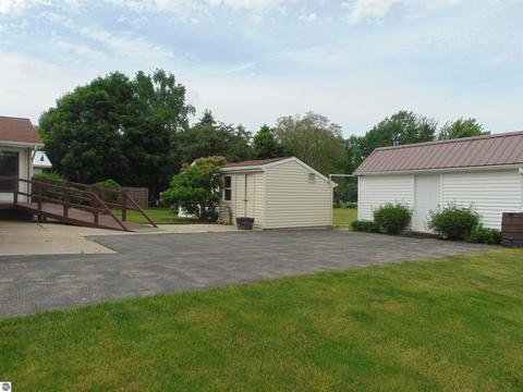 821 Emerson St, Ithaca, MI 48847 photo 32