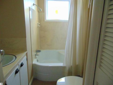821 Emerson St, Ithaca, MI 48847 photo 19