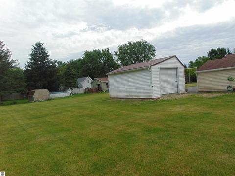 821 Emerson St, Ithaca, MI 48847 photo 31