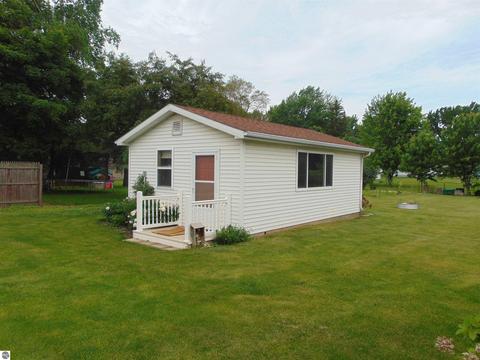 821 Emerson St, Ithaca, MI 48847 photo 6