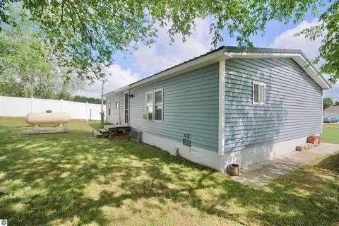 607 Gitchegumee Dr, Buckley, MI 49620 photo 20