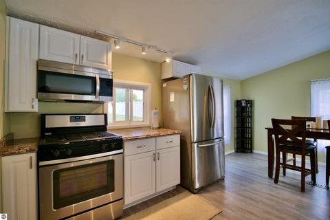 607 Gitchegumee Dr, Buckley, MI 49620 photo 8
