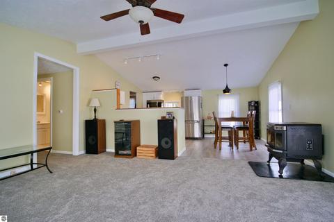607 Gitchegumee Dr, Buckley, MI 49620 photo 4