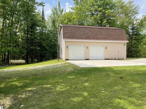 8800 Davy Dr, Hale, MI 48739 photo 2