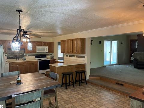 8800 Davy Dr, Hale, MI 48739 photo 4