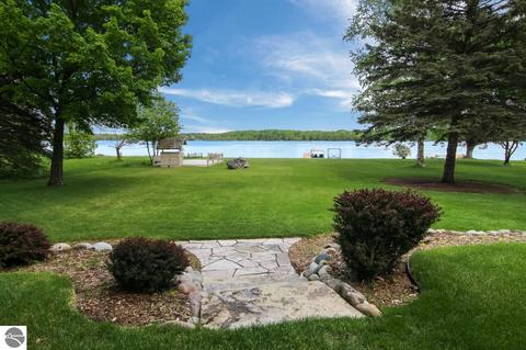 4095 E Shore Dr, Grawn, MI 49637 photo 10