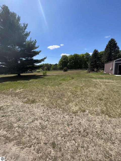 709 Gitchegumee Dr, Buckley, MI 49620 photo 3