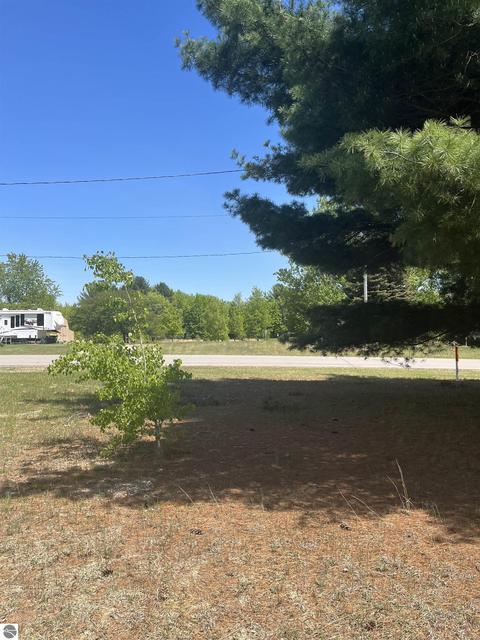 709 Gitchegumee Dr, Buckley, MI 49620 photo 6