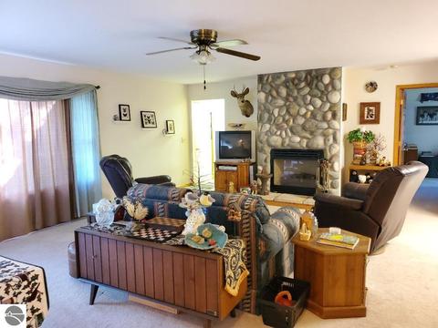 20366 Pole Rd, Brethren, MI 49619 photo 6