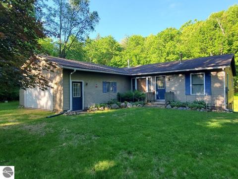 20366 Pole Rd, Brethren, MI 49619 photo 1