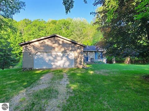 20366 Pole Rd, Brethren, MI 49619 photo 4