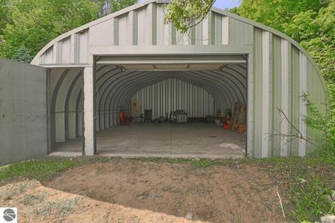 2091 W 18 Rd, Mesick, MI 49668 photo 5