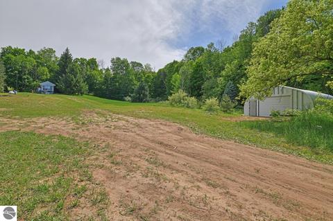 2091 W 18 Rd, Mesick, MI 49668 photo 8