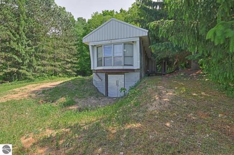 2091 W 18 Rd, Mesick, MI 49668 photo 13