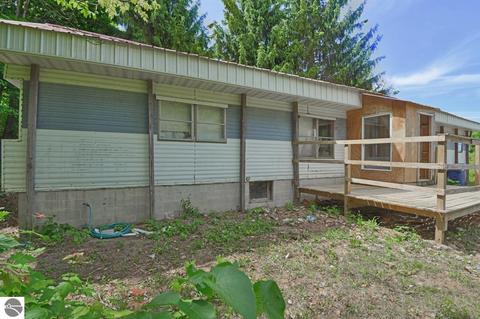 2091 W 18 Rd, Mesick, MI 49668 photo 11