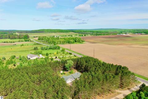 3040 Whispering Trl, Boon, MI 49618 photo 8
