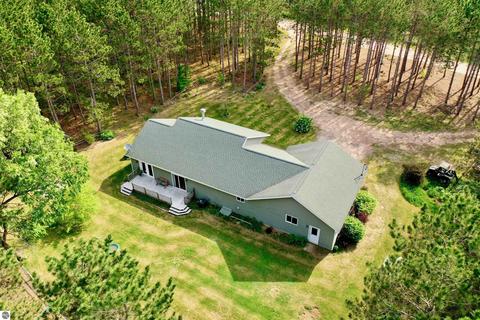 3040 Whispering Trl, Boon, MI 49618 photo 3