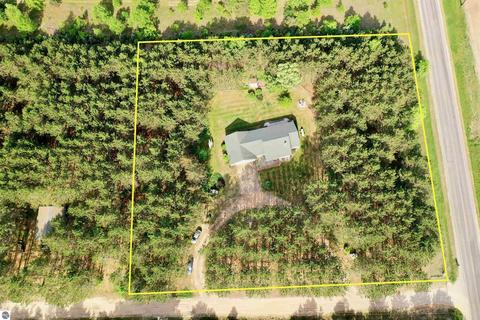 3040 Whispering Trl, Boon, MI 49618 photo 5