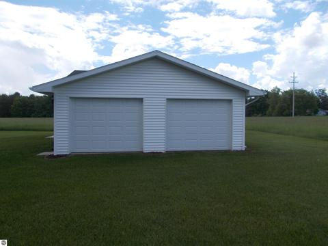 6935 Shellenbarger Rd, Hale, MI 48739 photo 4