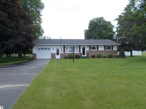 6935 Shellenbarger Rd, Hale, MI 48739 photo 1