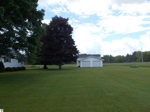 6935 Shellenbarger Rd, Hale, MI 48739 photo 3