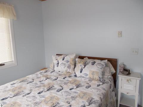 826 Kenyon Rd, Lupton, MI 48635 photo 18