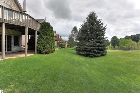 2865 E Crown Dr, Traverse City, MI 49686 photo 7